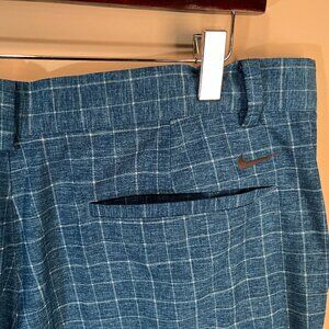 Nike Golf Men's blue & white check Tour Performance shorts 36 11" inseam EUC